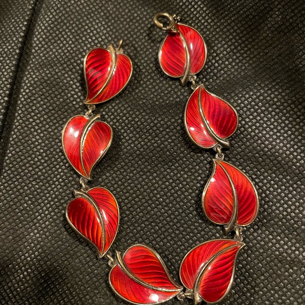 Leaf bracelet maroon/red